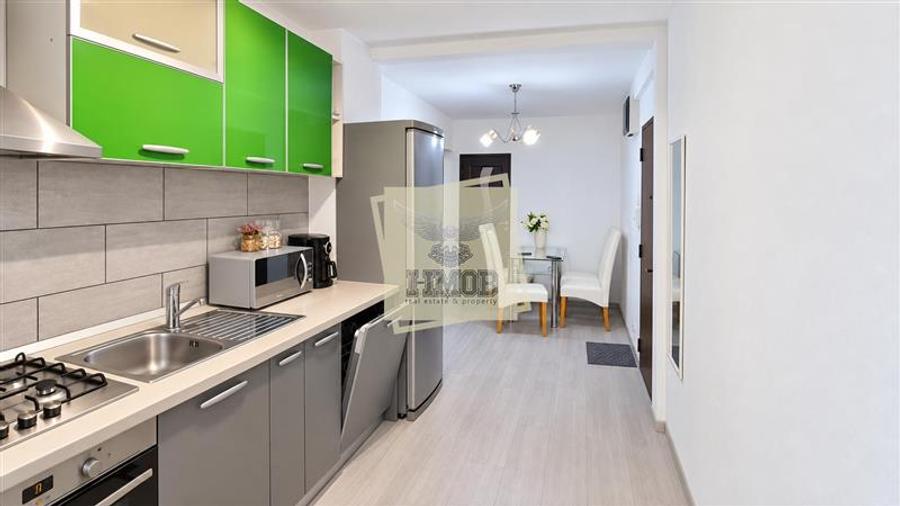 Apartament cu 3 camere decomandat, mobilat în Central