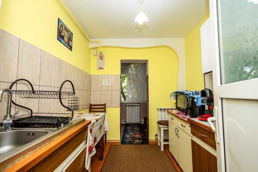 Apartament cu 2 camere decomandat în Poarta 6