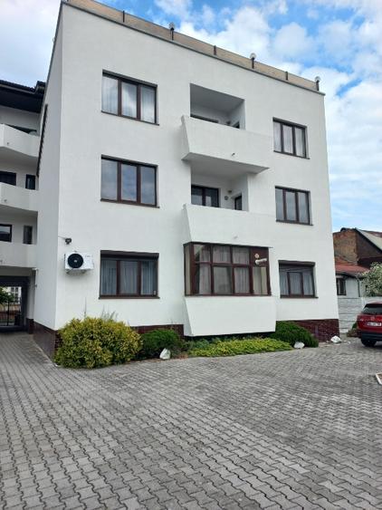 Apartament cu 2 camere decomandat, mobilat în Central