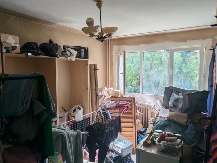 Apartament cu 4 camere decomandat în Titan