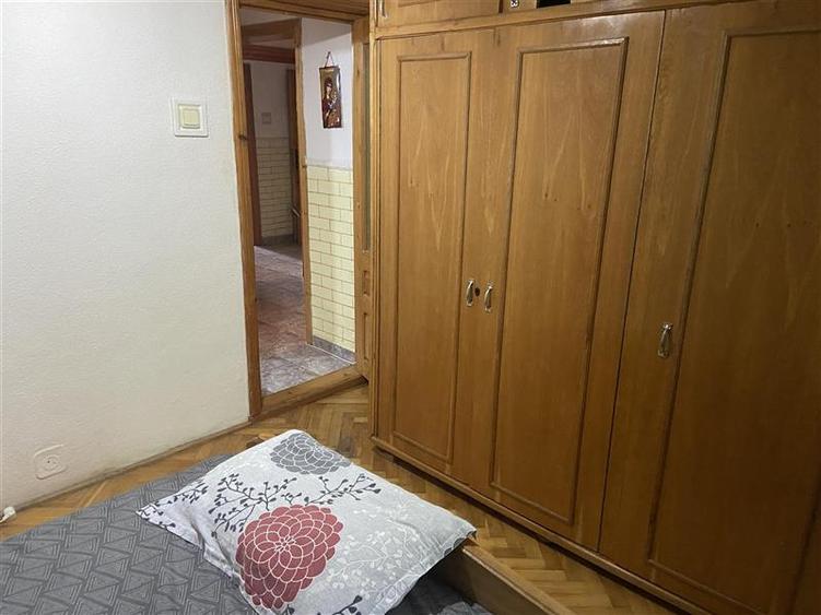 Apartament cu 3 camere decomandat, mobilat în Ultracentral