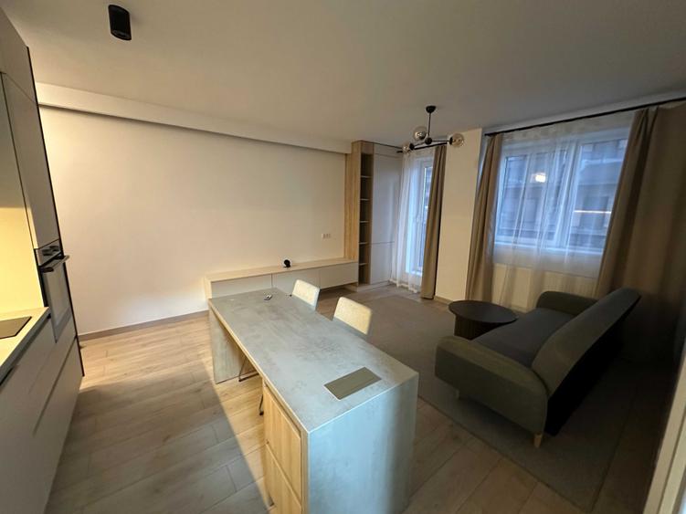 Inchiriez Apartament 2 camere, 37 mp, garaj subteran, balcon -400 /luna - 1