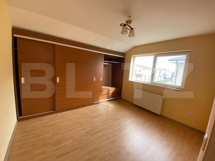 Casă individuală cu 5 camere cu Teren 750 Mp în Moșnița Nouă