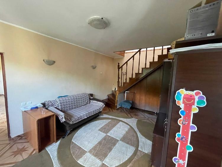 Casă cu 4 camere în Central