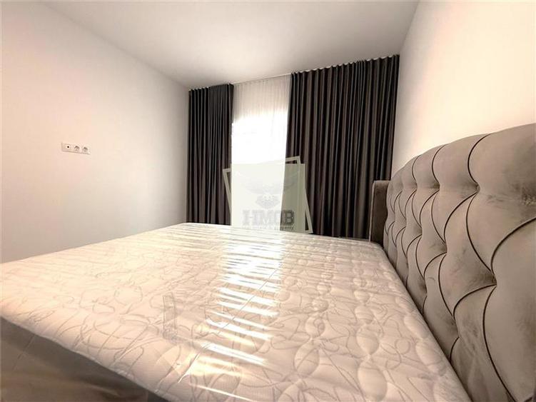 Apartament cu 3 camere decomandat în Exterior Est