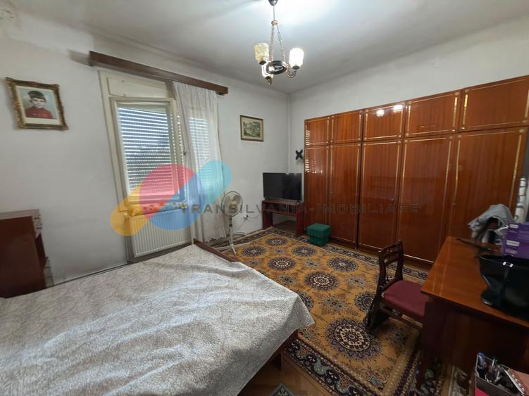 Casă individuală cu 5 camere cu Canalizare în Dâmbul Rotund