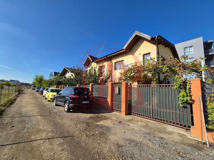 Duplex cu 4 camere cu Canalizare în Theodor Pallady
