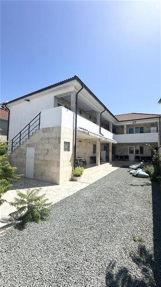 Hotel/Pensiune, de 200 mp, în Exterior Nord