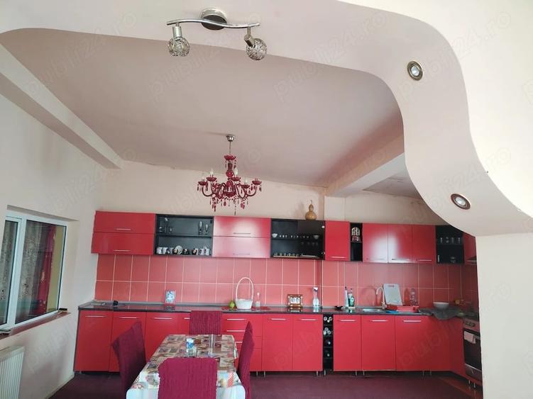 Casă cu Teren 1600 Mp în Cernele