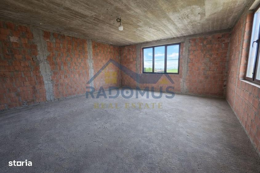 Casă cu 4 camere cu Teren 1731 Mp în Central