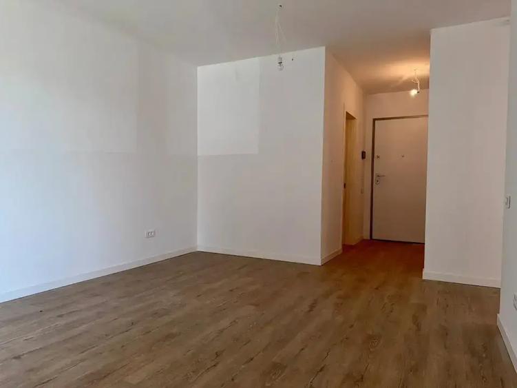 Apartament cu 3 camere semidecomandat în Theodor Pallady