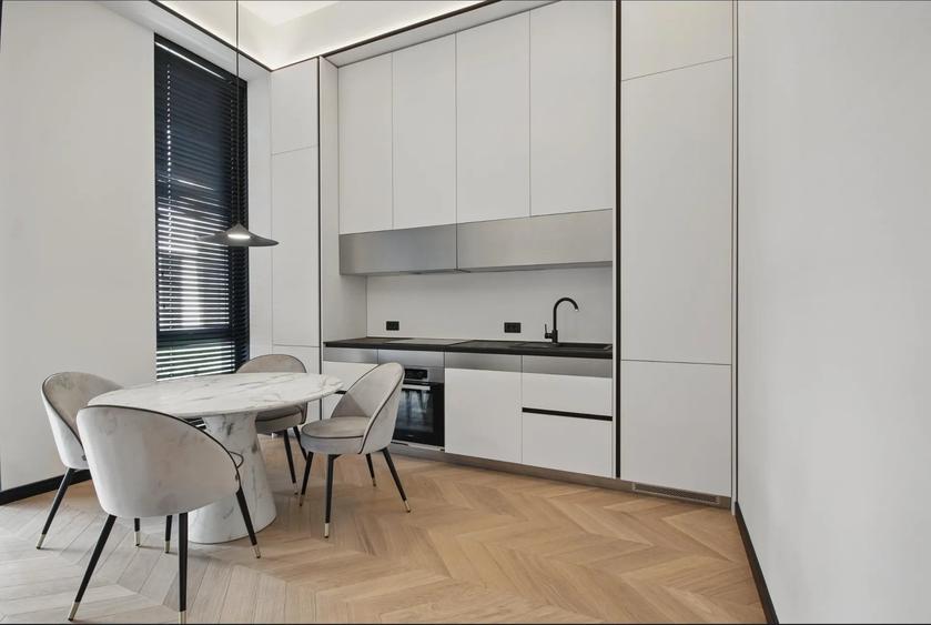Penthouse cu 3 camere decomandat în Pipera