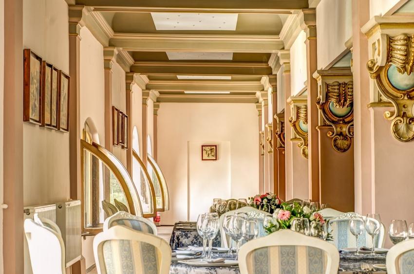 Casă individuală cu 82 camere cu Teren 16491 Mp în Unirii