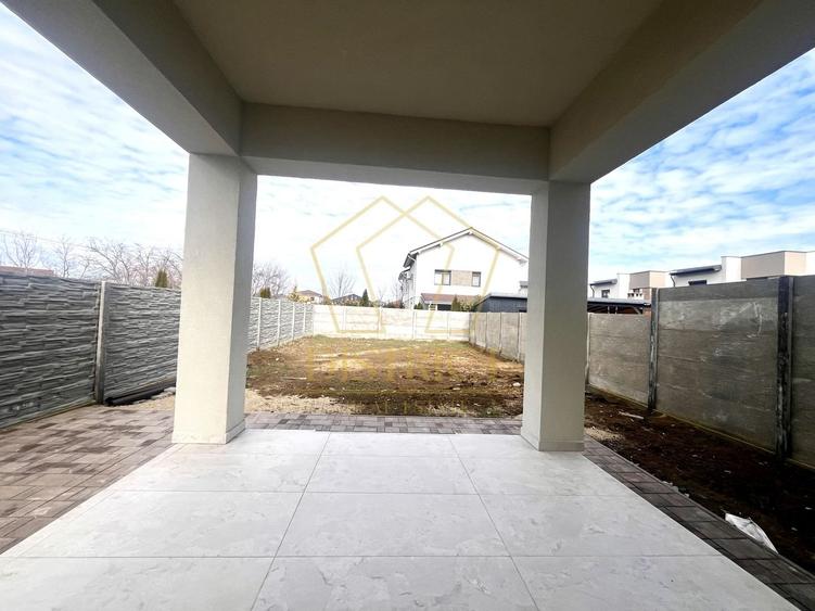 Duplex cu 4 camere cu Canalizare în Giroc