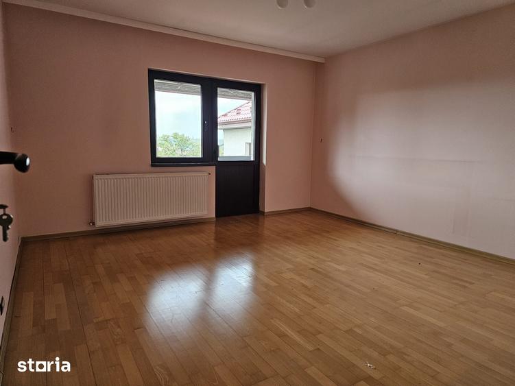 Casă cu 5 camere cu Teren 600 Mp în Valea Lupului