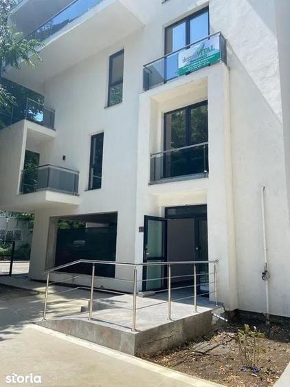 Spațiu comercial, de 300 mp, în Andronache