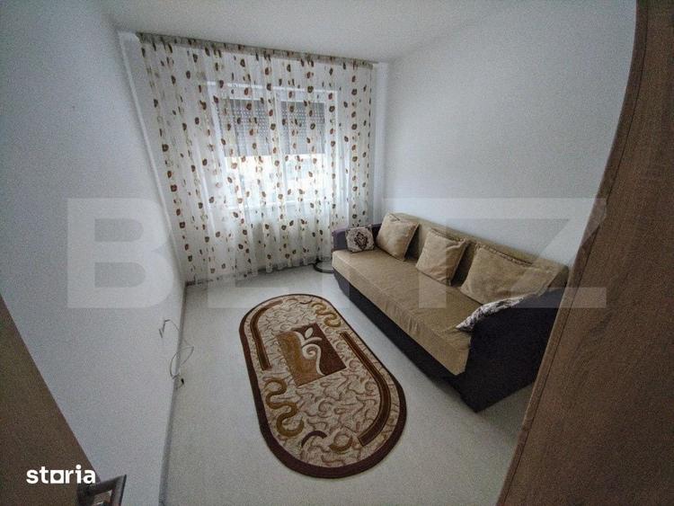 Apartament cu 3 camere decomandat în Tractorul