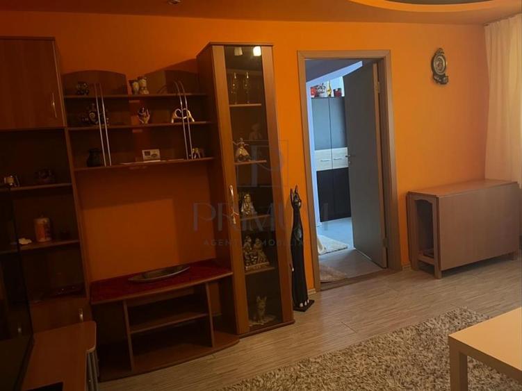 Apartament cu 3 camere semidecomandat în Iosefin