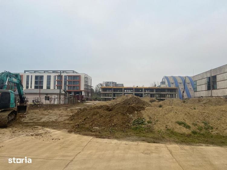 Spațiu comercial, de 5,500 mp, în Cug