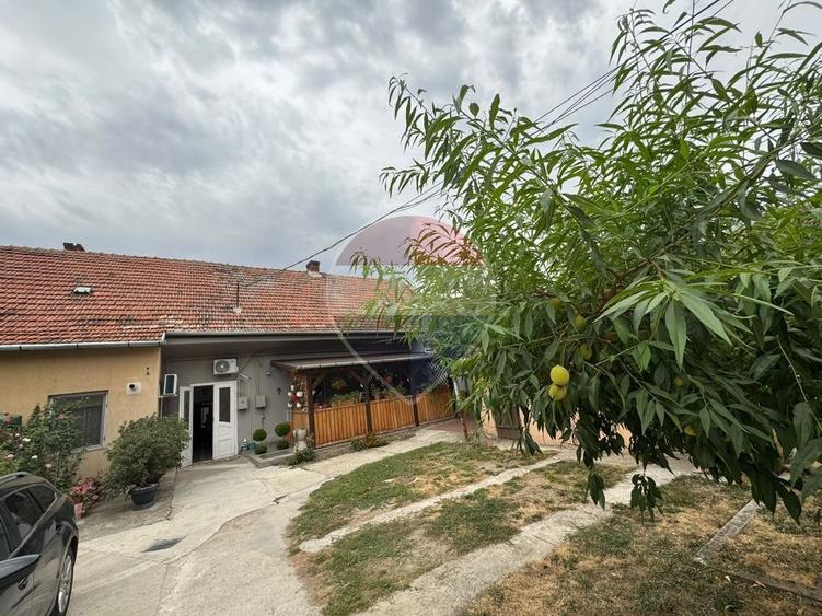 Apartament cu 2 camere semidecomandat în Ultracentral