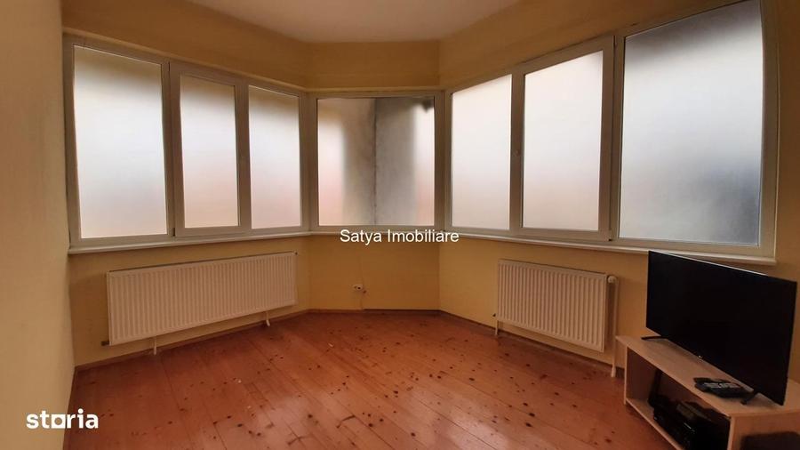 Spațiu comercial, de 385 mp, în Poarta 6
