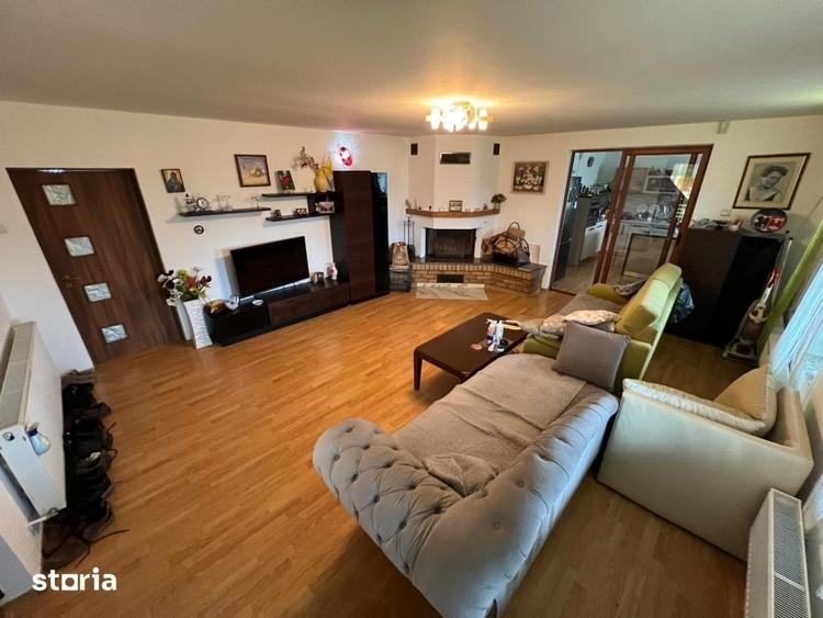 Casă cu 4 camere cu Teren 1300 Mp în Groși
