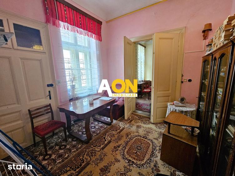 Casă cu 5 camere cu Teren 490 Mp în Central