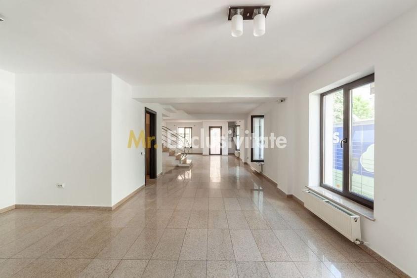 Spațiu comercial, de 220 mp, în Teilor