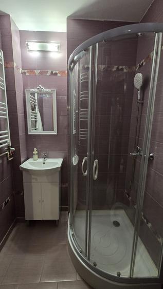 Apartament cu 4 camere decomandat în Lacul Tei
