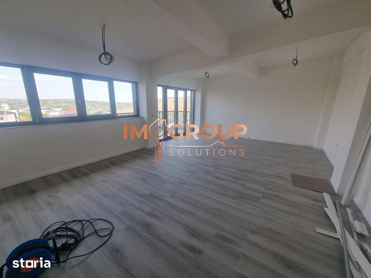 Apartament cu 3 camere decomandat în Rediu