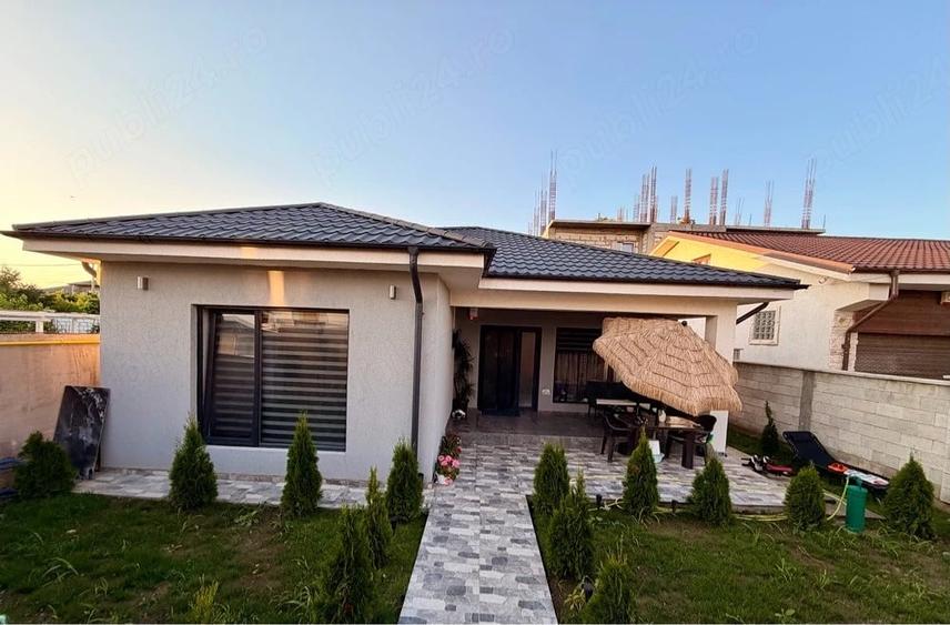 Casă cu Teren 250 Mp în Central
