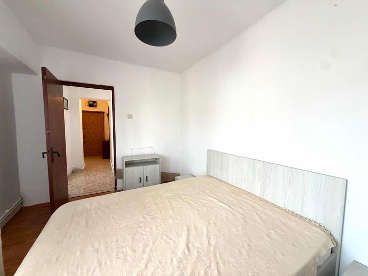 Apartament cu 2 camere decomandat în Gară