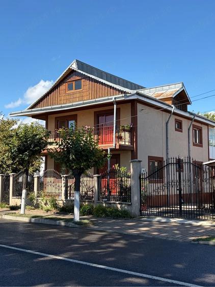 Casă cu 4 camere cu Teren 294 Mp în Exterior Vest