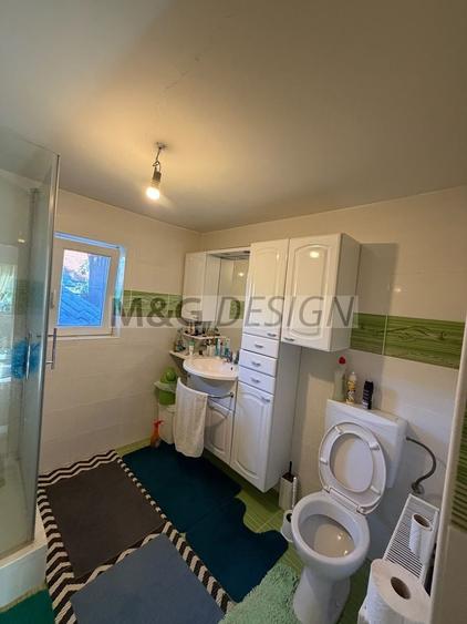 Casă individuală cu 4 camere cu Teren 2260 Mp în Uivar