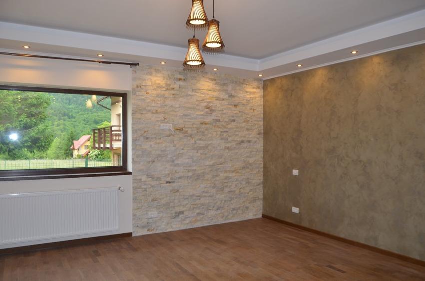 Casă individuală cu 3 camere cu Canalizare în Piatra Arsă