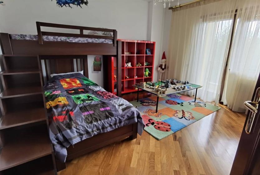 Casă cu 5 camere cu Canalizare în Iancu Nicolae