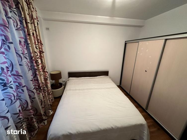 Apartament cu 3 camere în Apărătorii Patriei