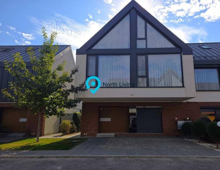 Duplex cu 5 camere cu Canalizare în Nord-Vest