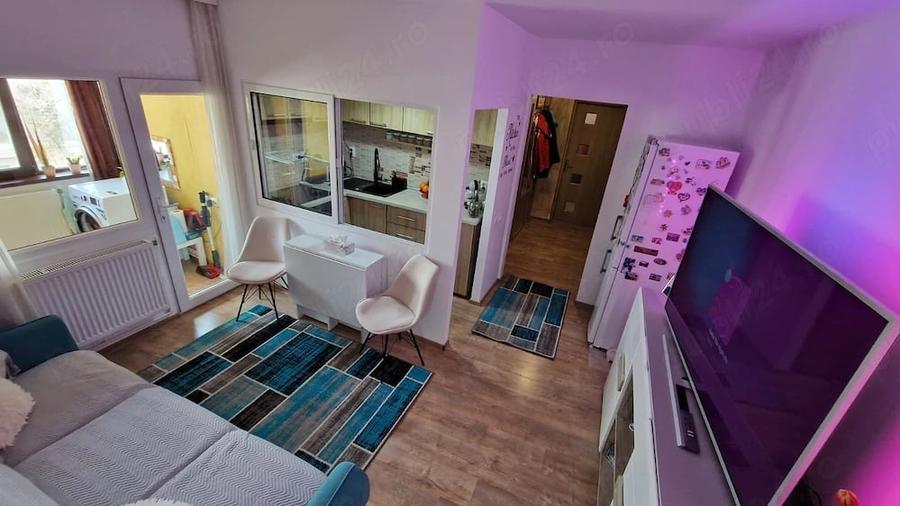 Apartament cu 3 camere decomandat, mobilat în Fetești-Gară