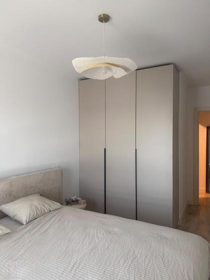 Apartament cu 2 camere semidecomandat în P-ta Presei Libere