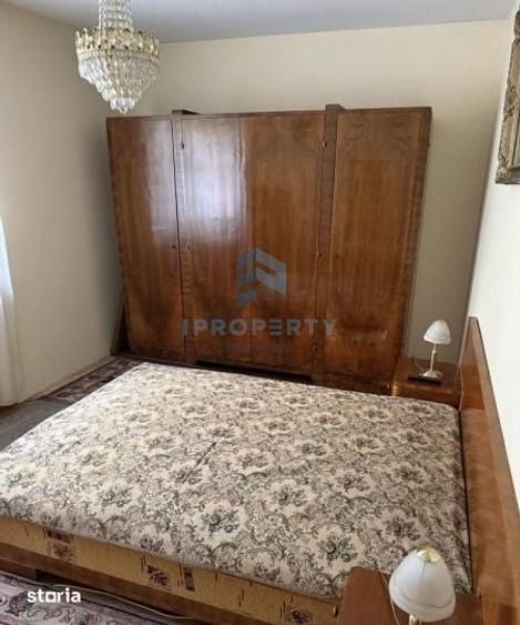 Apartament cu 3 camere semidecomandat în Tei