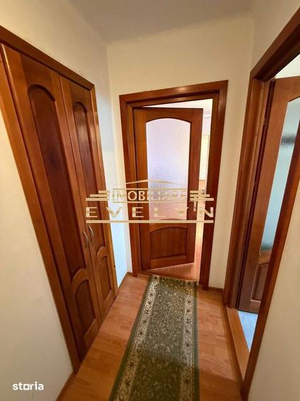 Apartament cu 3 camere semidecomandat în Central