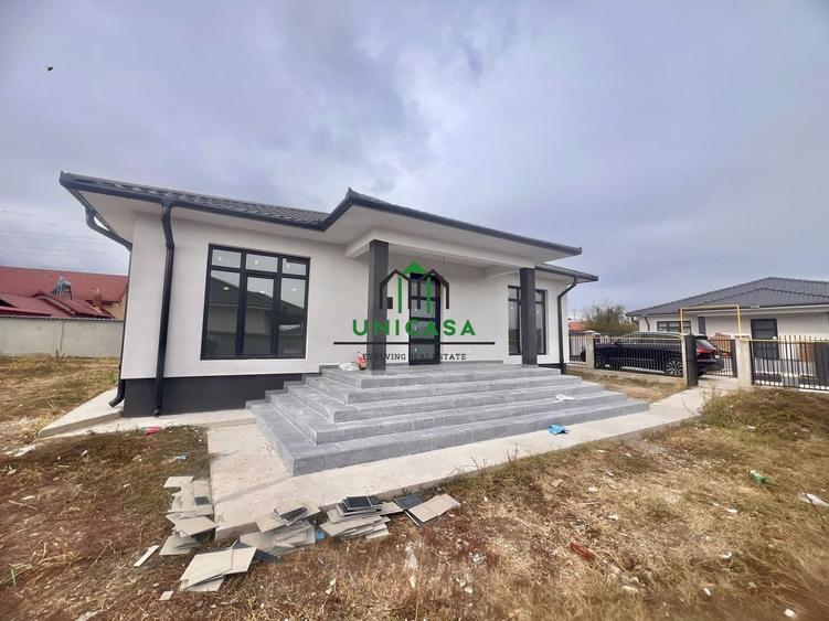 Casă individuală cu 3 camere cu Teren 500 Mp în Stupărei