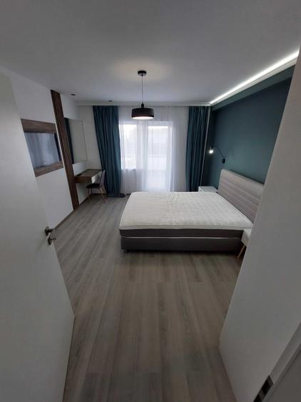 Apartament cu 4 camere decomandat în Central
