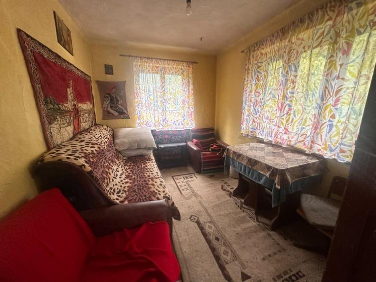 Casă individuală cu 3 camere cu Teren 12141 Mp în Valea Vințului