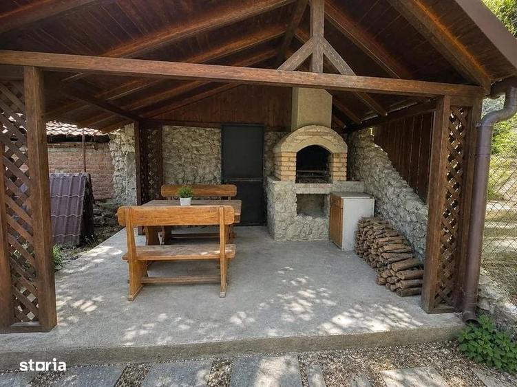 Casă cu 4 camere cu Teren 400 Mp în Exterior Sud