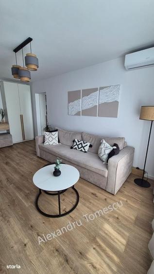 Apartament cu 3 camere semidecomandat în Vitan