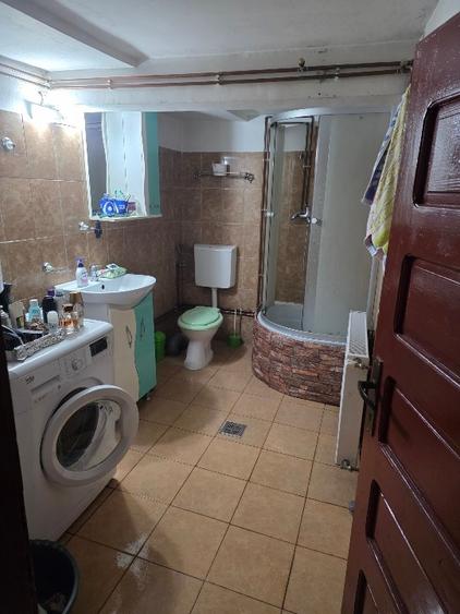 Casă individuală cu 5 camere cu Garaj în Scărișoara