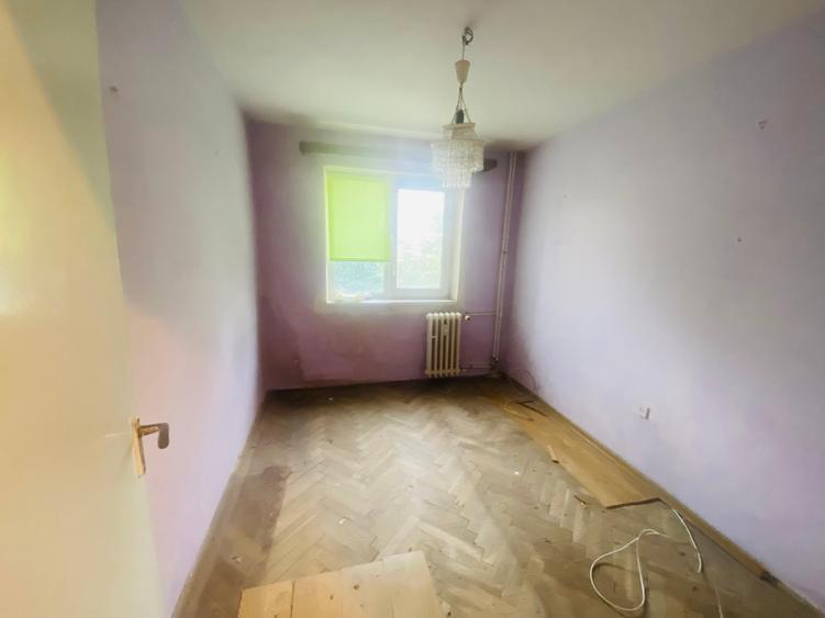 Apartament cu 3 camere semidecomandat în Tomis Nord