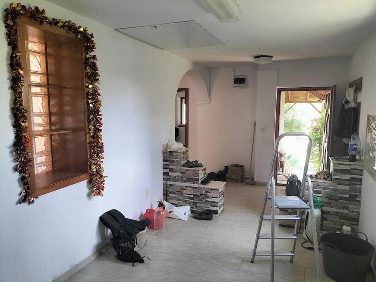 Casă cu Teren 1300 Mp în Dezmir